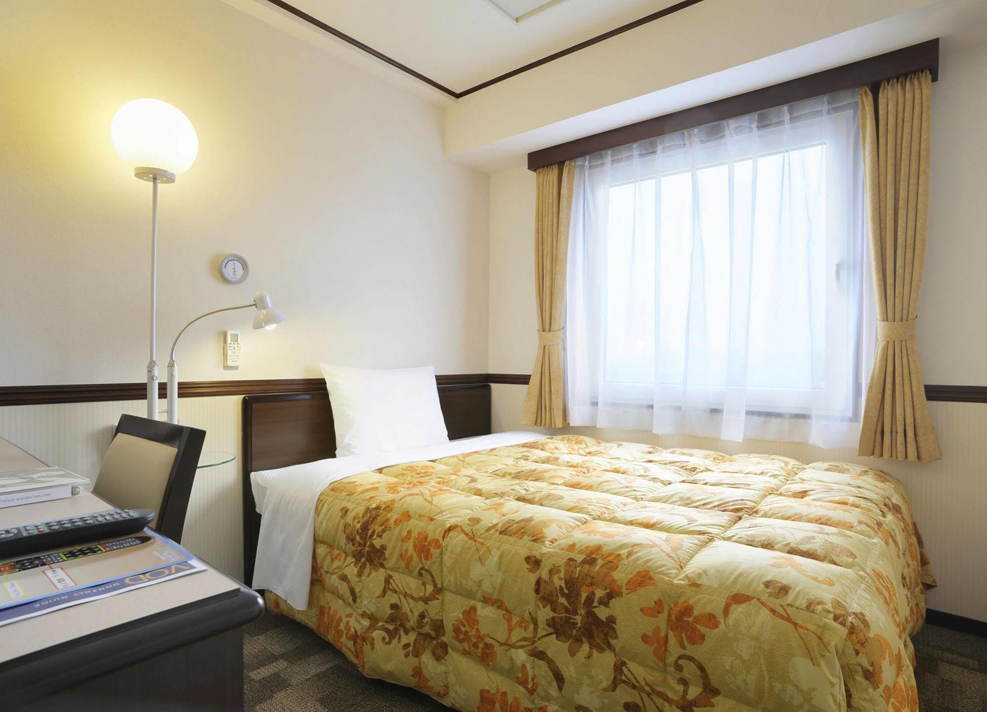 Hotel Toyoko Eki Minami Guchi